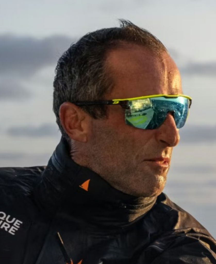 Monture Julbo sportive disponible chez l’opticien L’Habilleur de Regard à Pechbonnieu