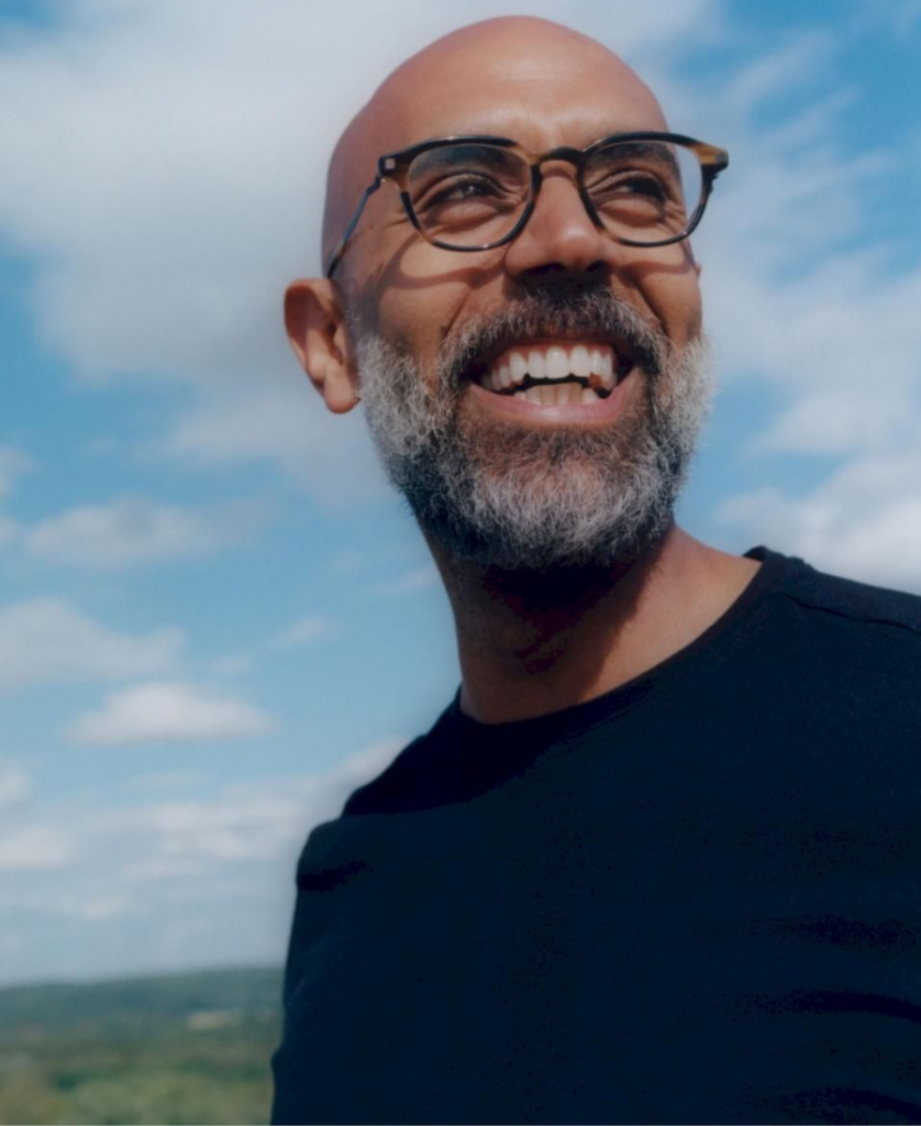 Monture de lunettes Mykita au design minimaliste disponible chez l’opticien L’Habilleur de Regard à Pechbonnieu